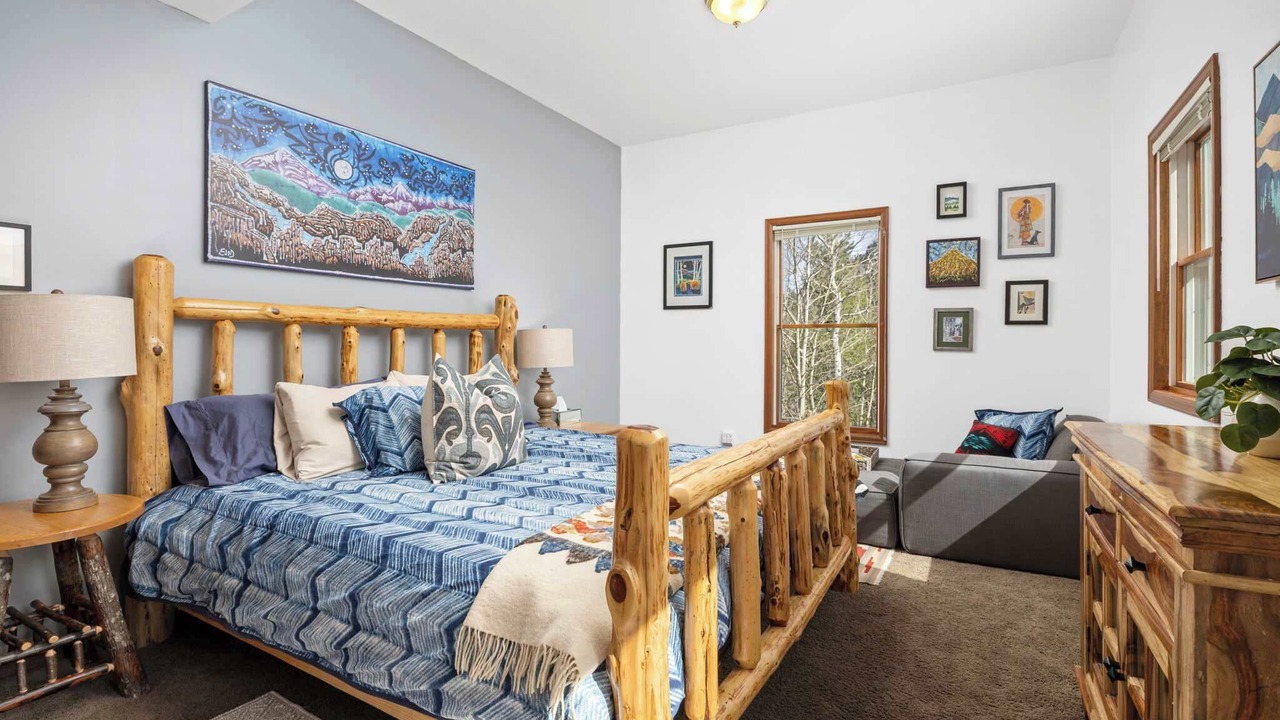 Photo of Bedroom in Black Hawk