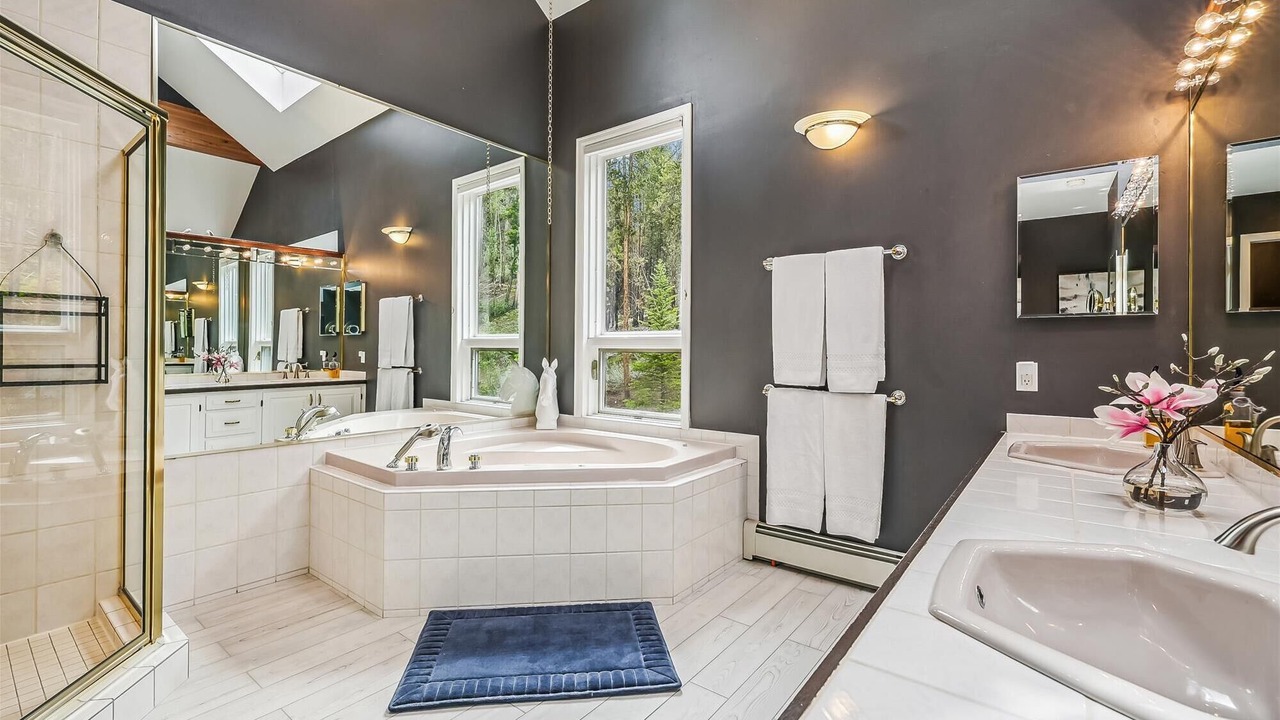 Photo of Bathroom in Dunkin Hill