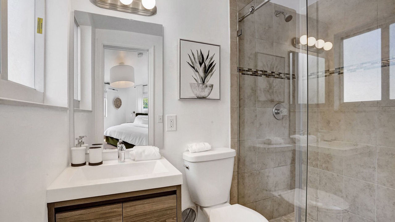Photo of Bathroom in West Avenue