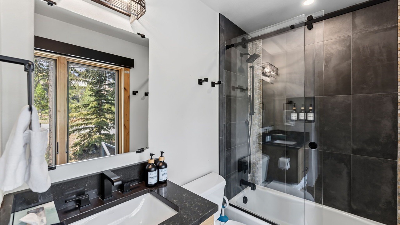 Photo of Bathroom in Warrior's Mark West