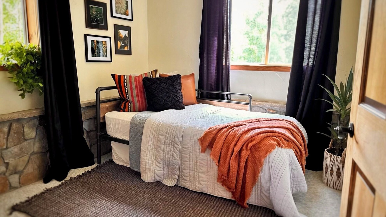 Photo of Bedroom in Alma