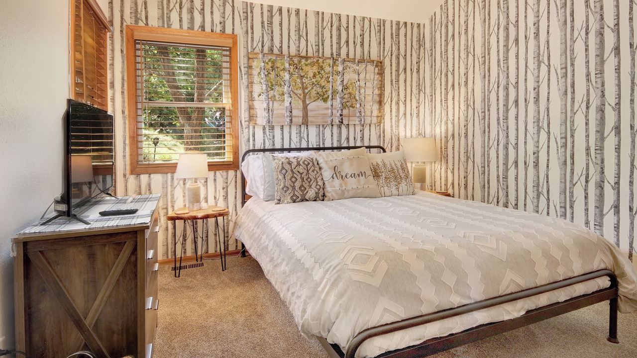 Photo of Bedroom in West Colorado Springs