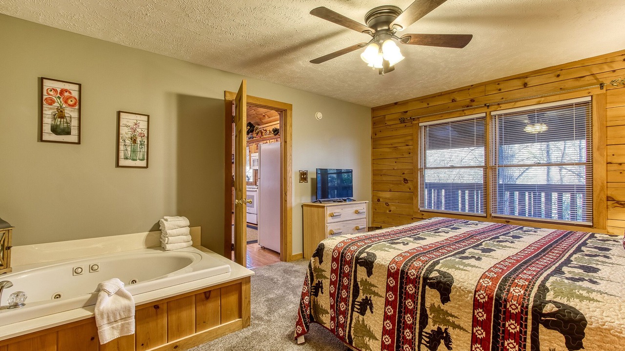 Photo of Bedroom in Black Bear Falls