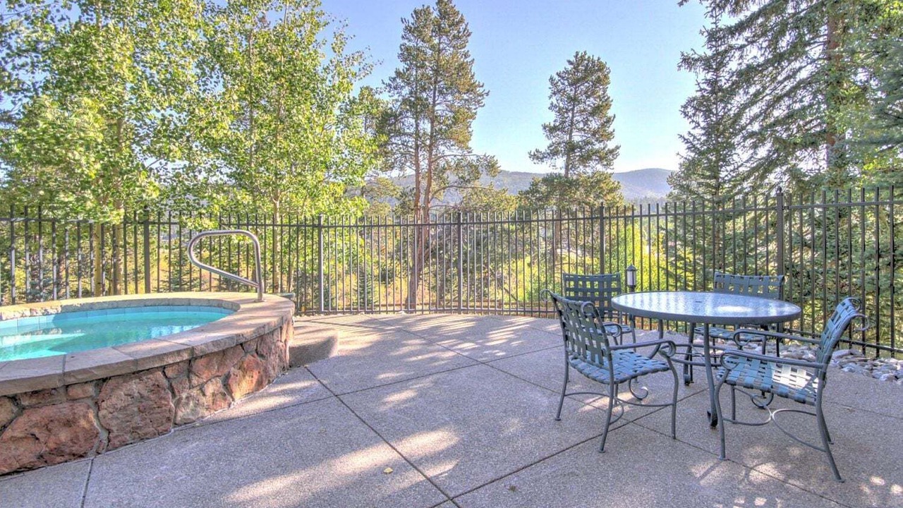 Photo of Outdoor in Christie Heights
