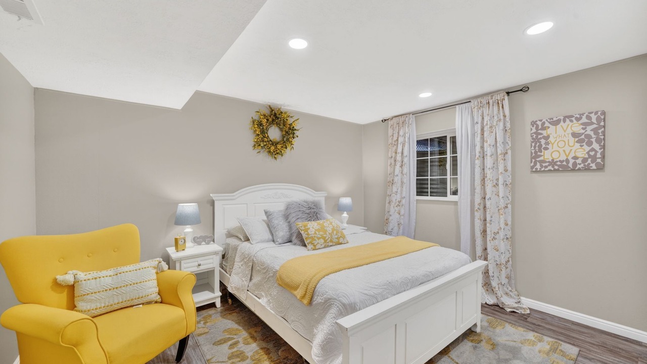 Photo of Bedroom in Sandy