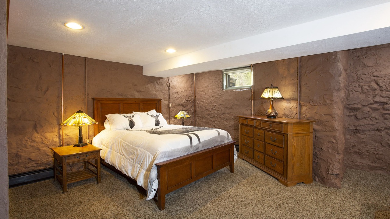 Photo of Bedroom in Glenwood Springs