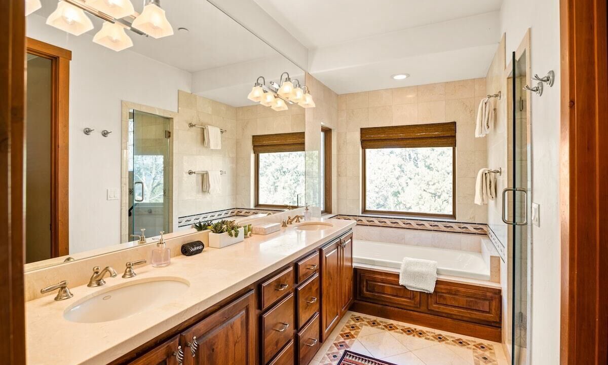 Photo of Bathroom in El Jebel