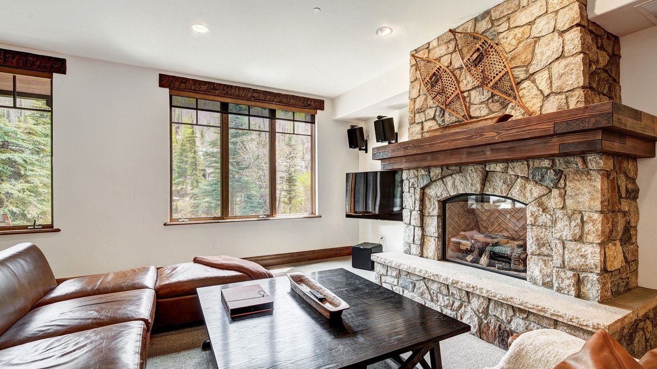 Photo of Livingroom in Gore Creek Place