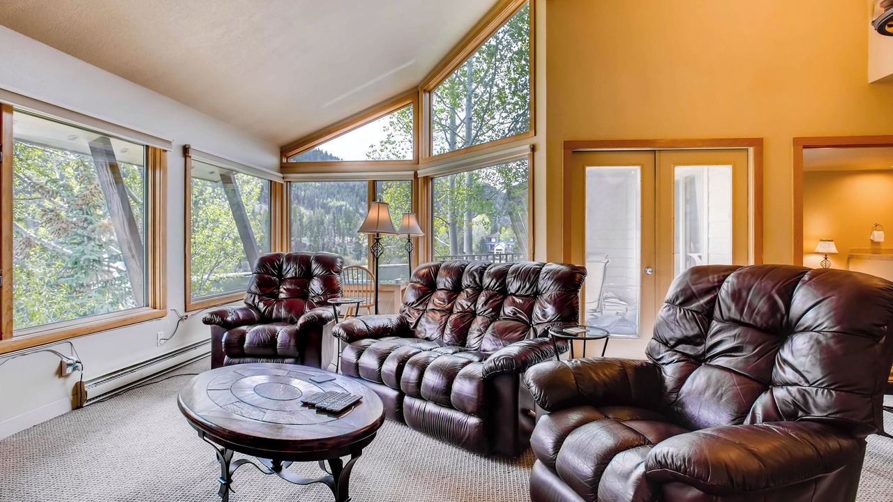 Photo of Livingroom in Lakeside Village