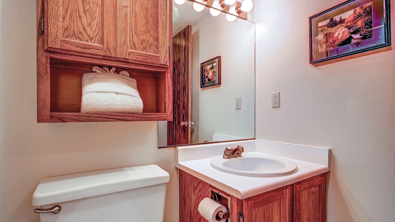Photo of Bathroom in Peak 9