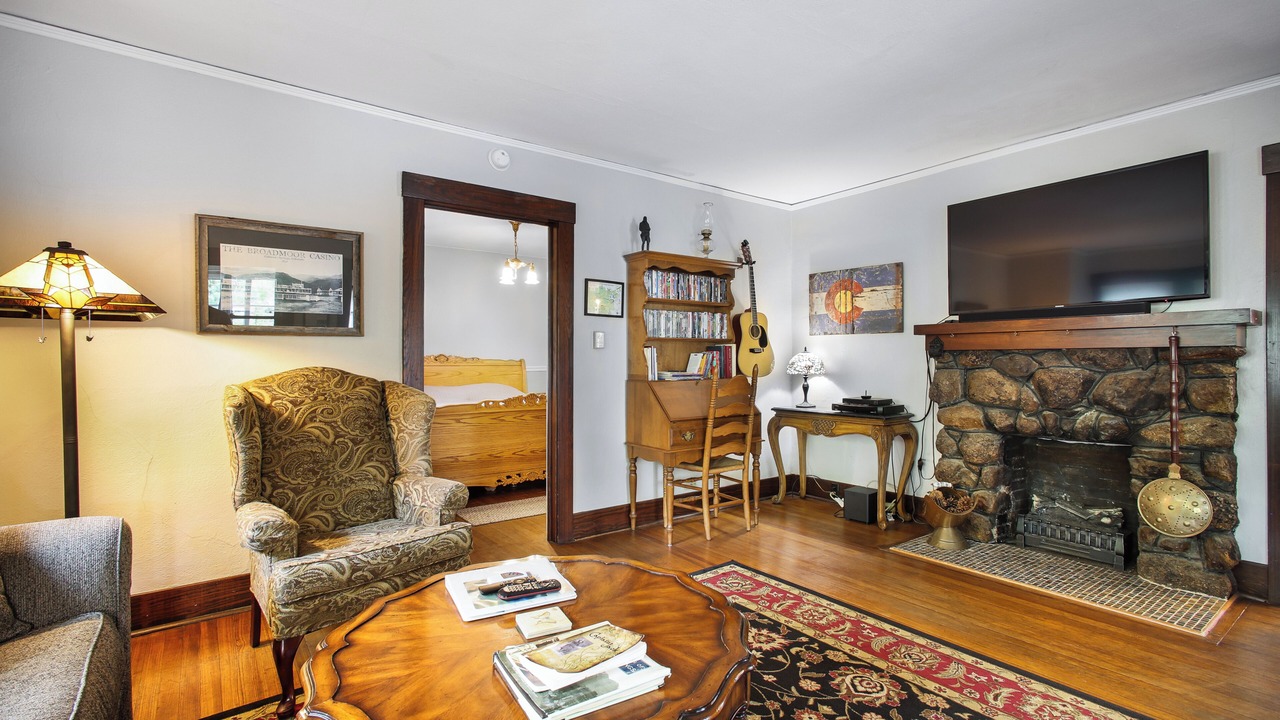 Photo of Livingroom in Broadmoor