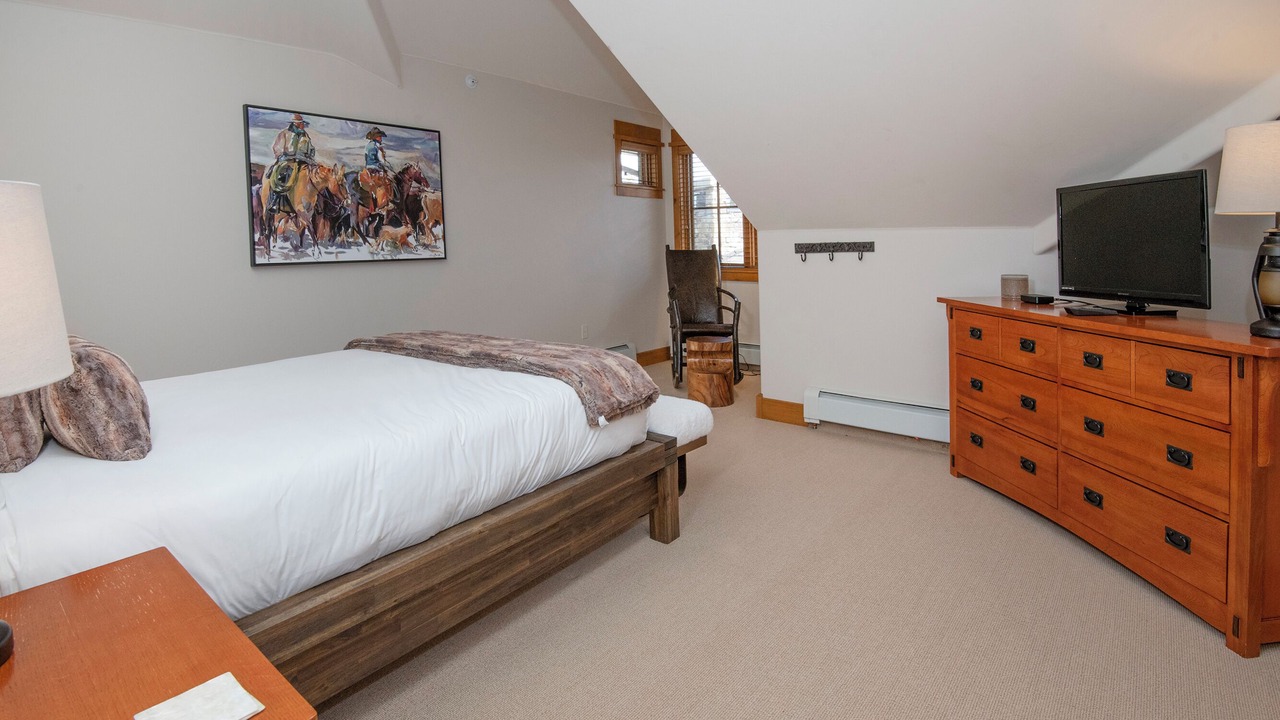 Photo of Bedroom in Avon