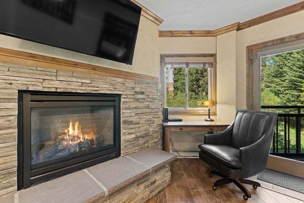 Photo of Bedroom in Peak 9