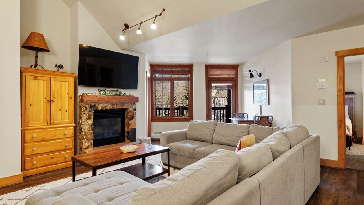 Photo of Livingroom in River Run
