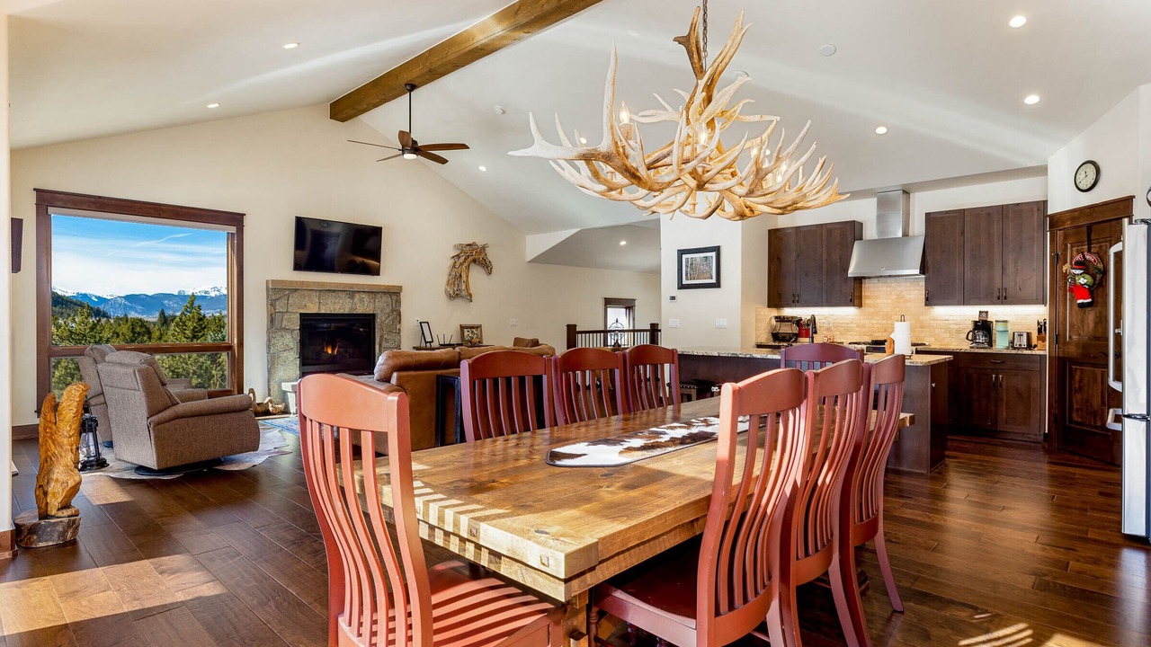 Photo of Livingroom in River Run