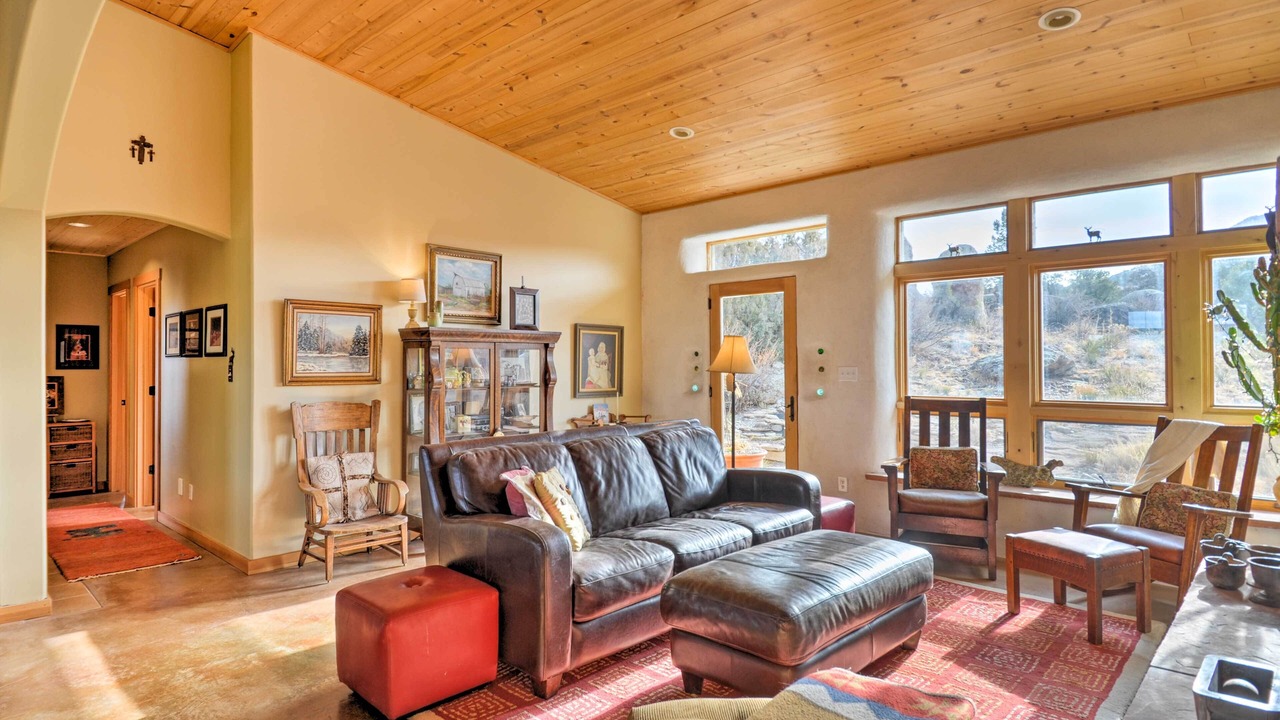 Photo of Livingroom in Del Norte