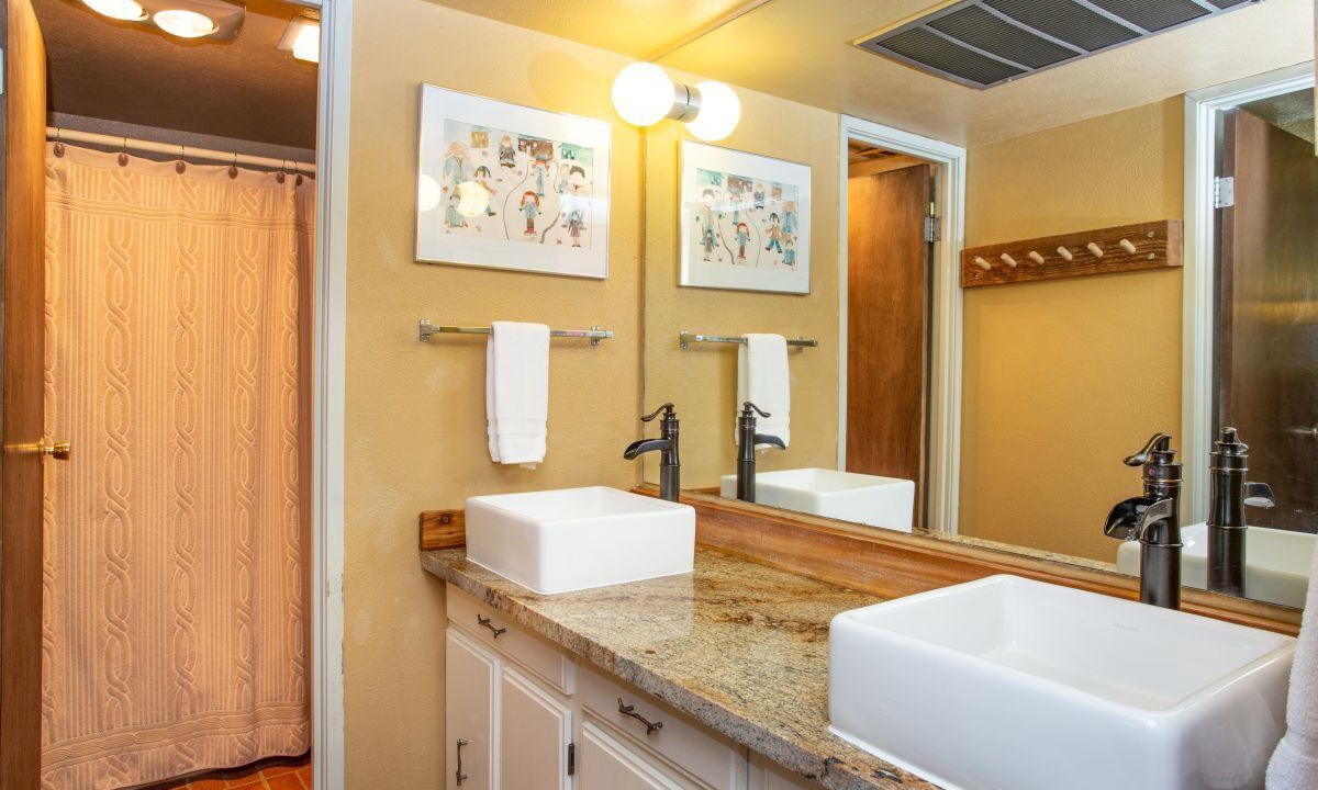 Photo of Bathroom in Copper Mountain Village
