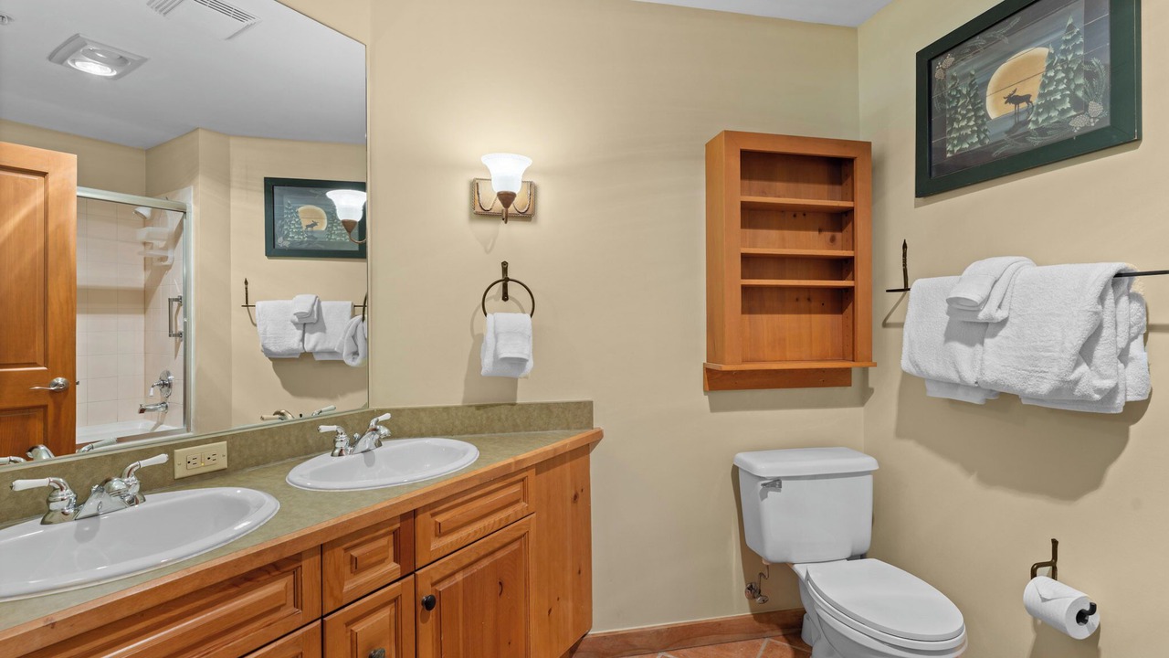 Photo of Bathroom in River Run