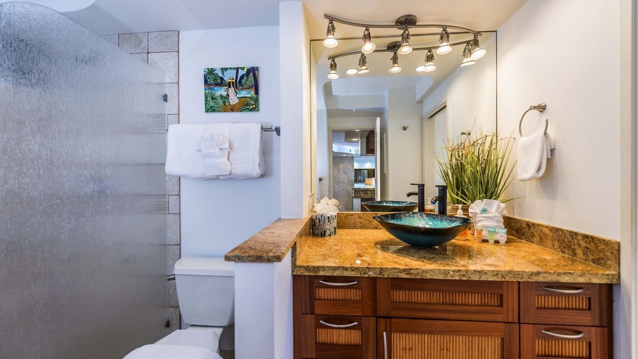 Photo of Bathroom in Kahana