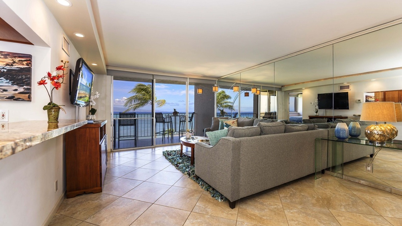 Photo of Livingroom in Kahana
