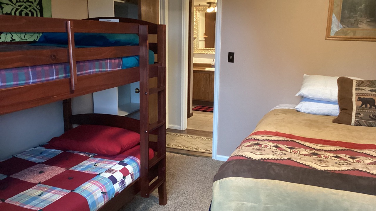 Photo of Bedroom in Cascade