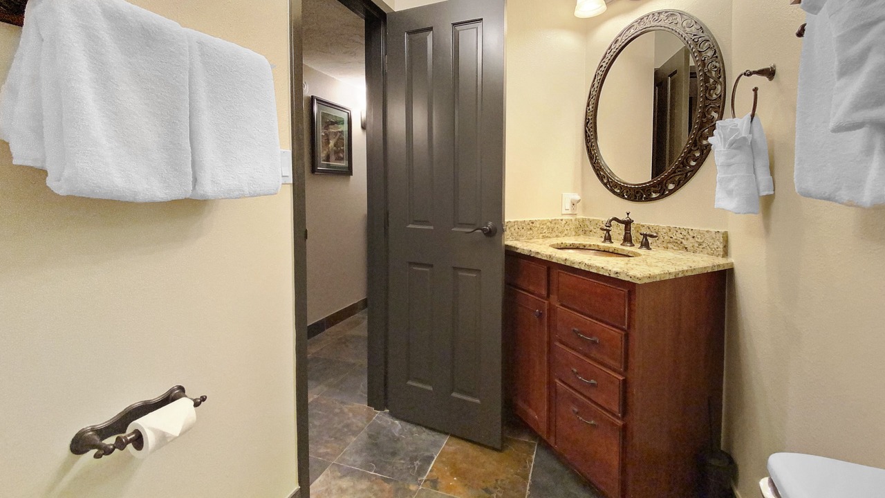 Photo of Bathroom in Peak 9