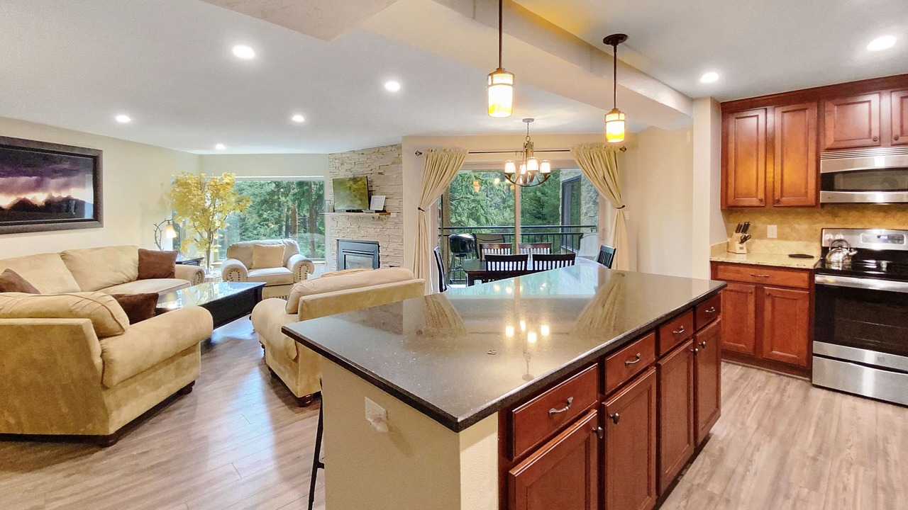 Photo of Livingroom in Peak 9