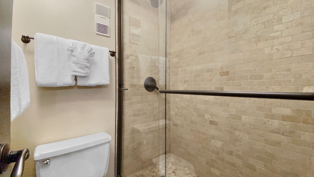 Photo of Bathroom in Peak 9