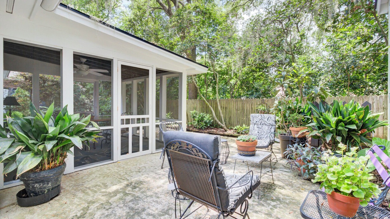 Photo of Patio Balcony in Summerville Historic District