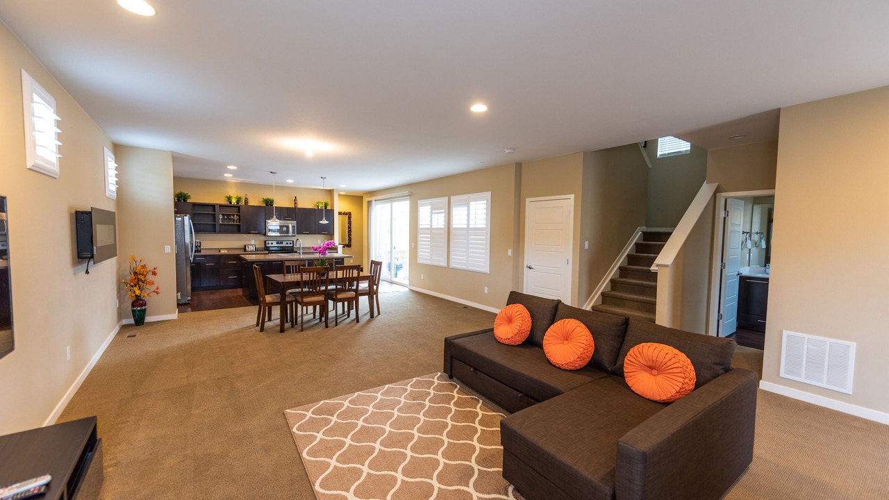 Photo of Livingroom in Northridge