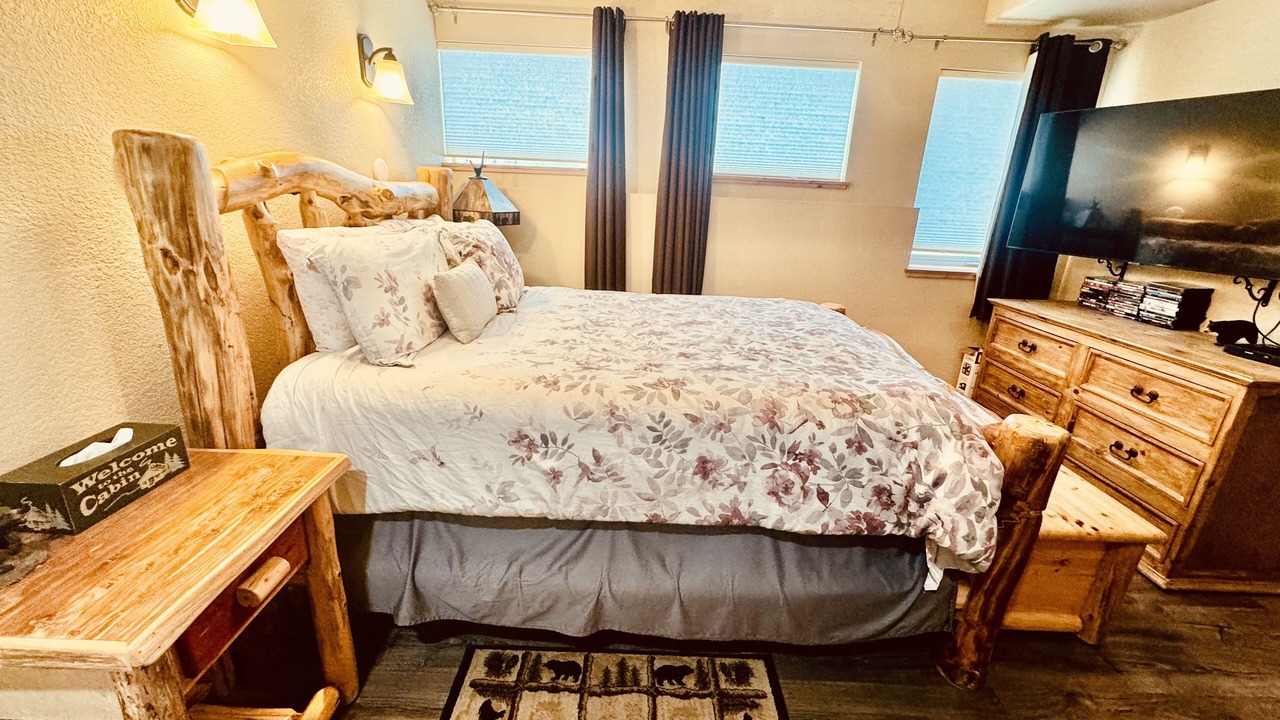 Photo of Bedroom in Estes Park