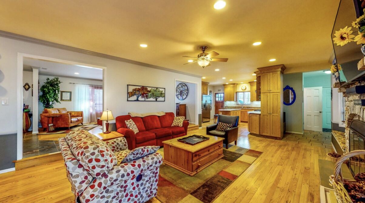 Photo of Livingroom in Broadmoor