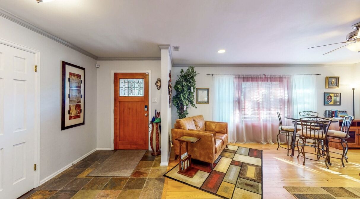 Photo of Livingroom in Broadmoor