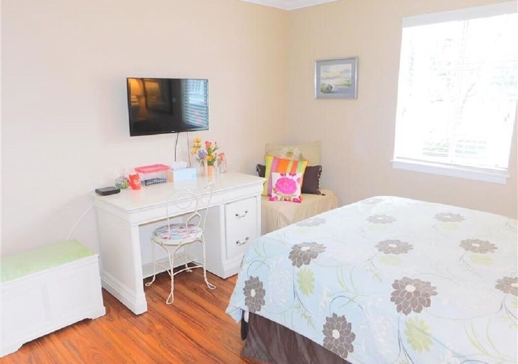 Photo of Bedroom in Demere Park
