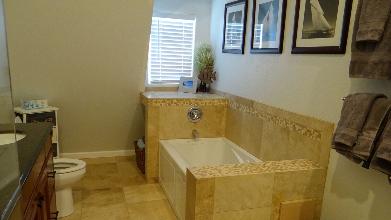 Photo of Bathroom in Golden