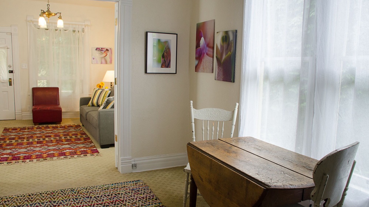 Photo of Livingroom in Old North End