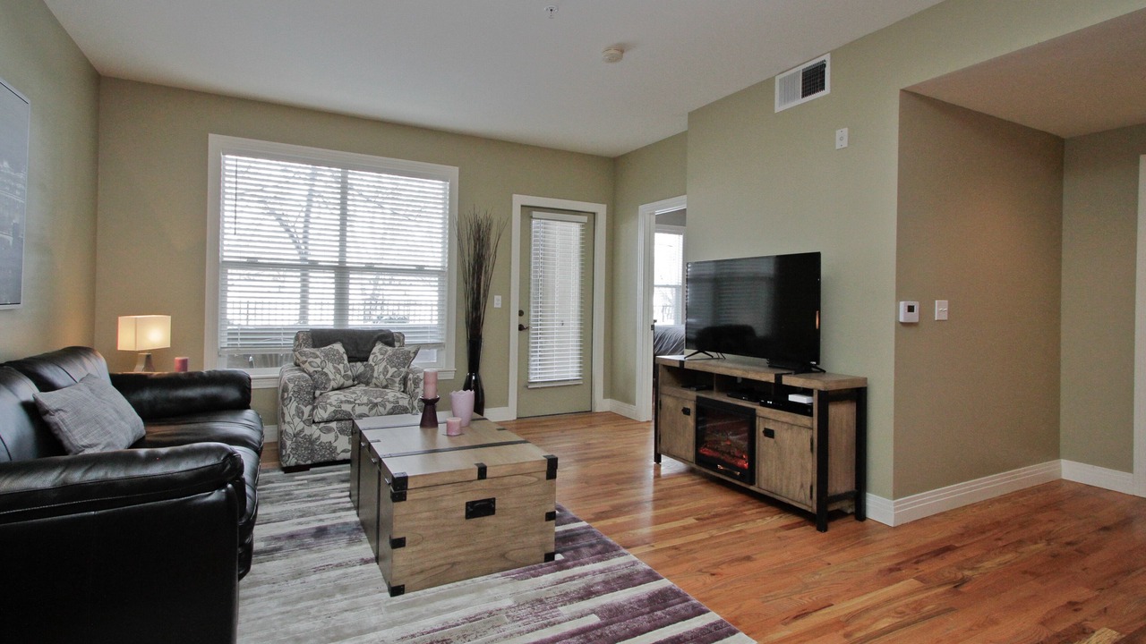 Photo of Livingroom in Jefferson Park