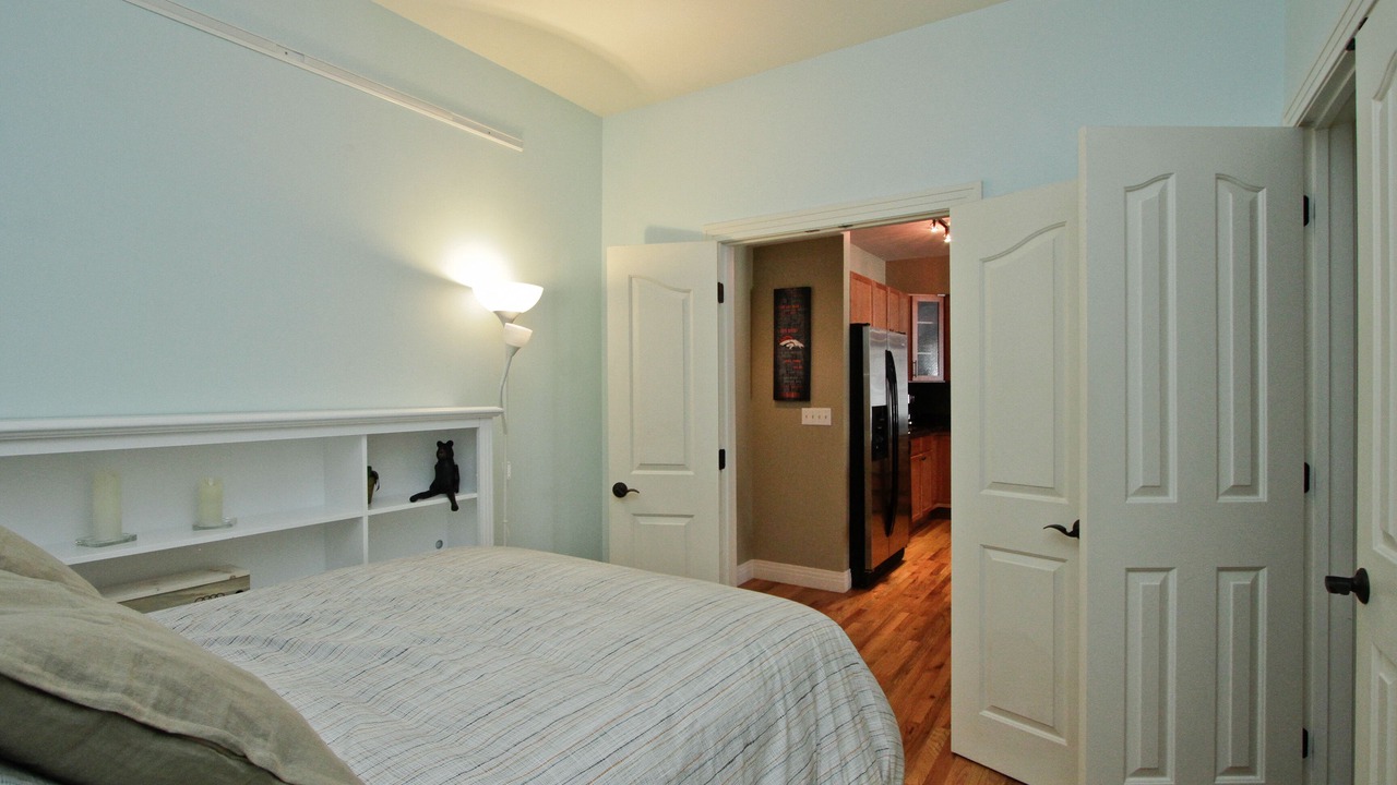 Photo of Bedroom in Jefferson Park