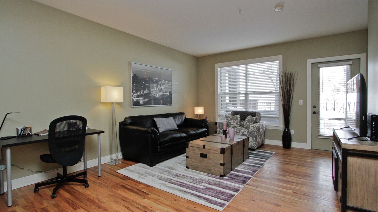 Photo of Livingroom in Jefferson Park