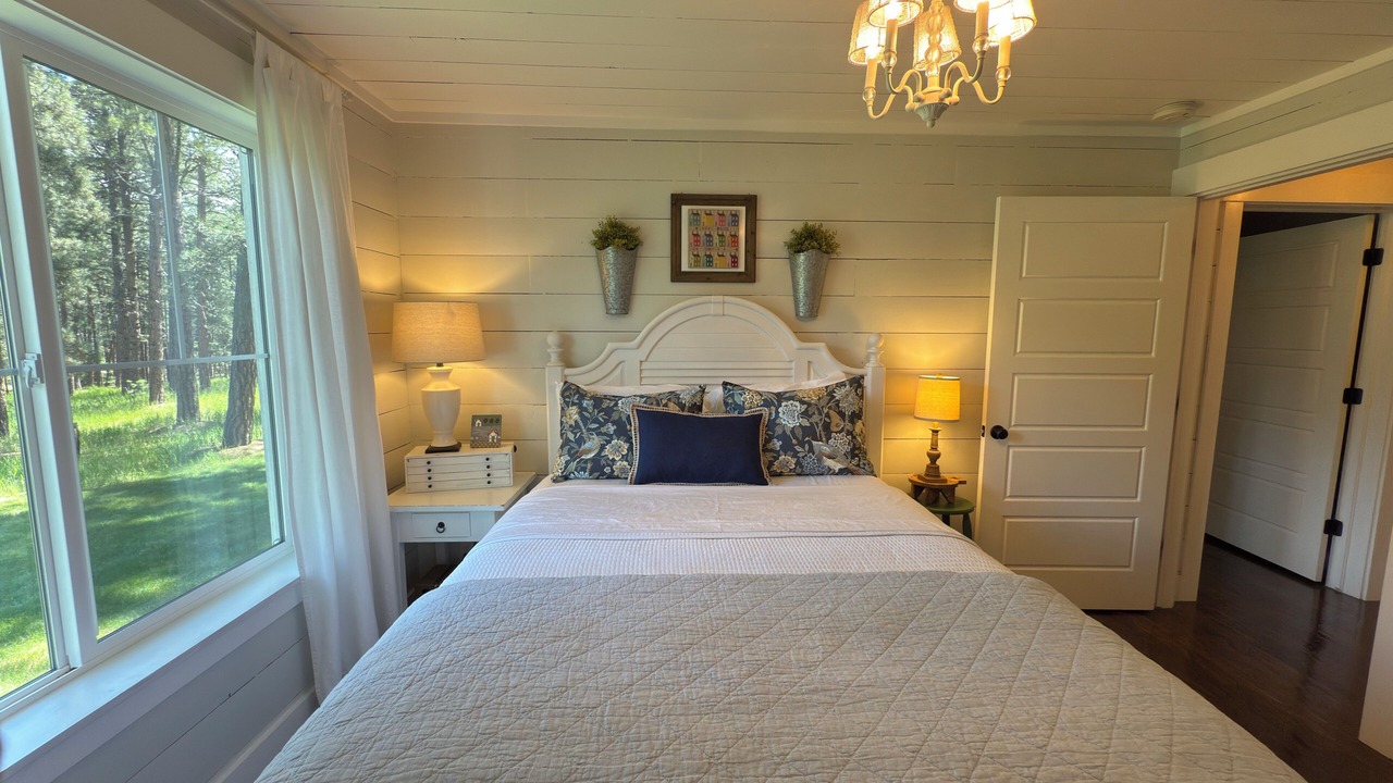 Photo of Bedroom in Monument