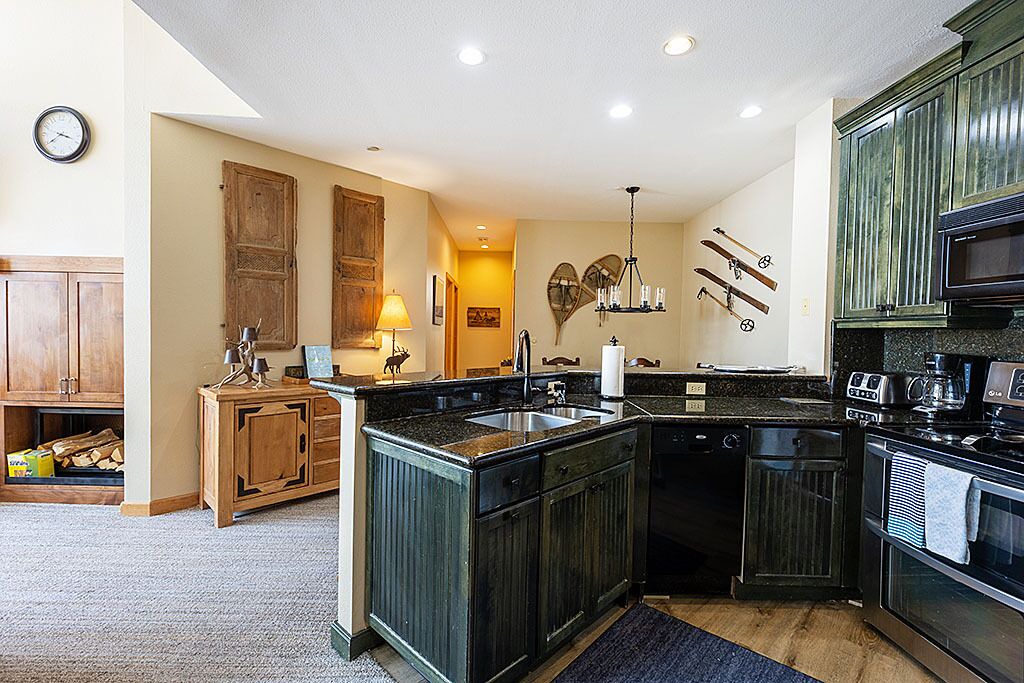 Photo of Kitchen in Highlands Townhomes