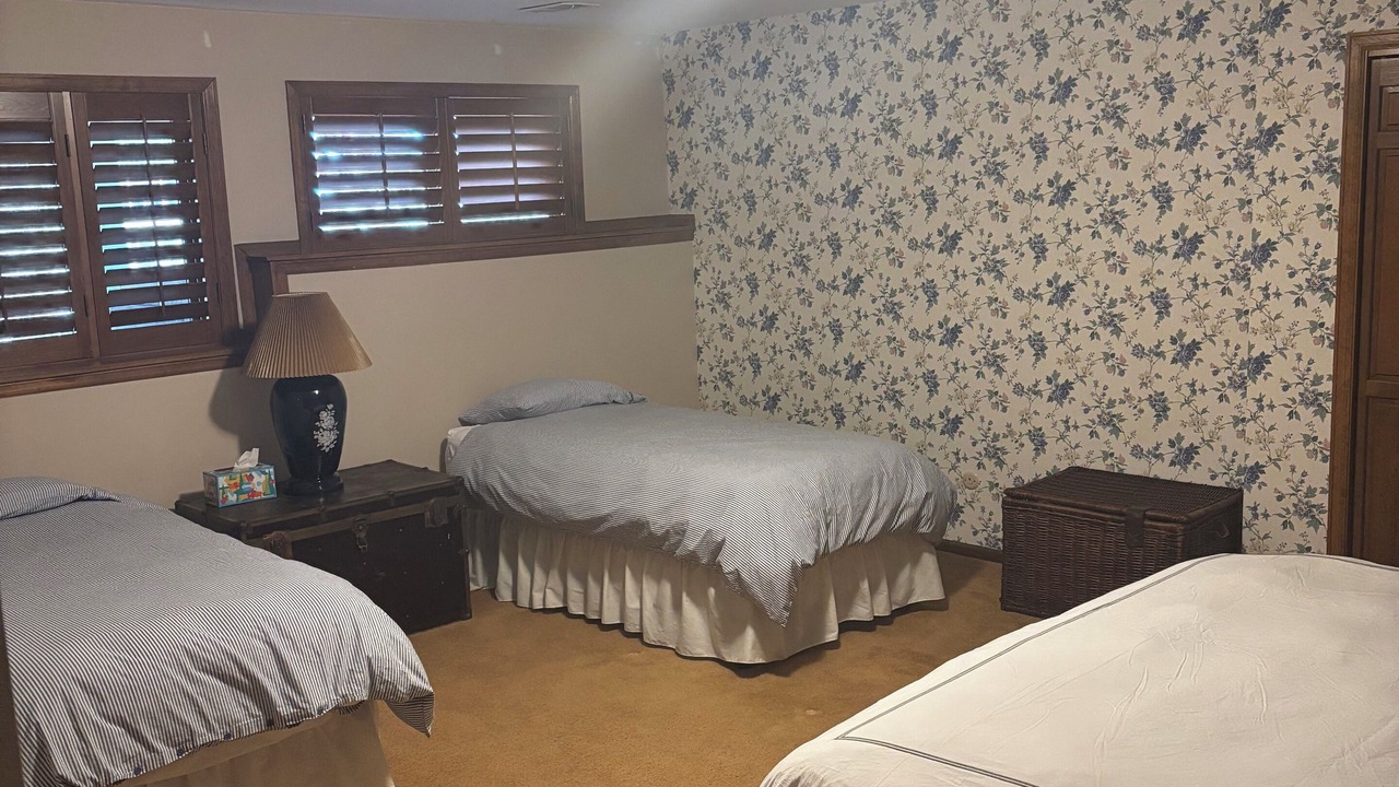 Photo of Bedroom in Hiwan Estates And Fairway