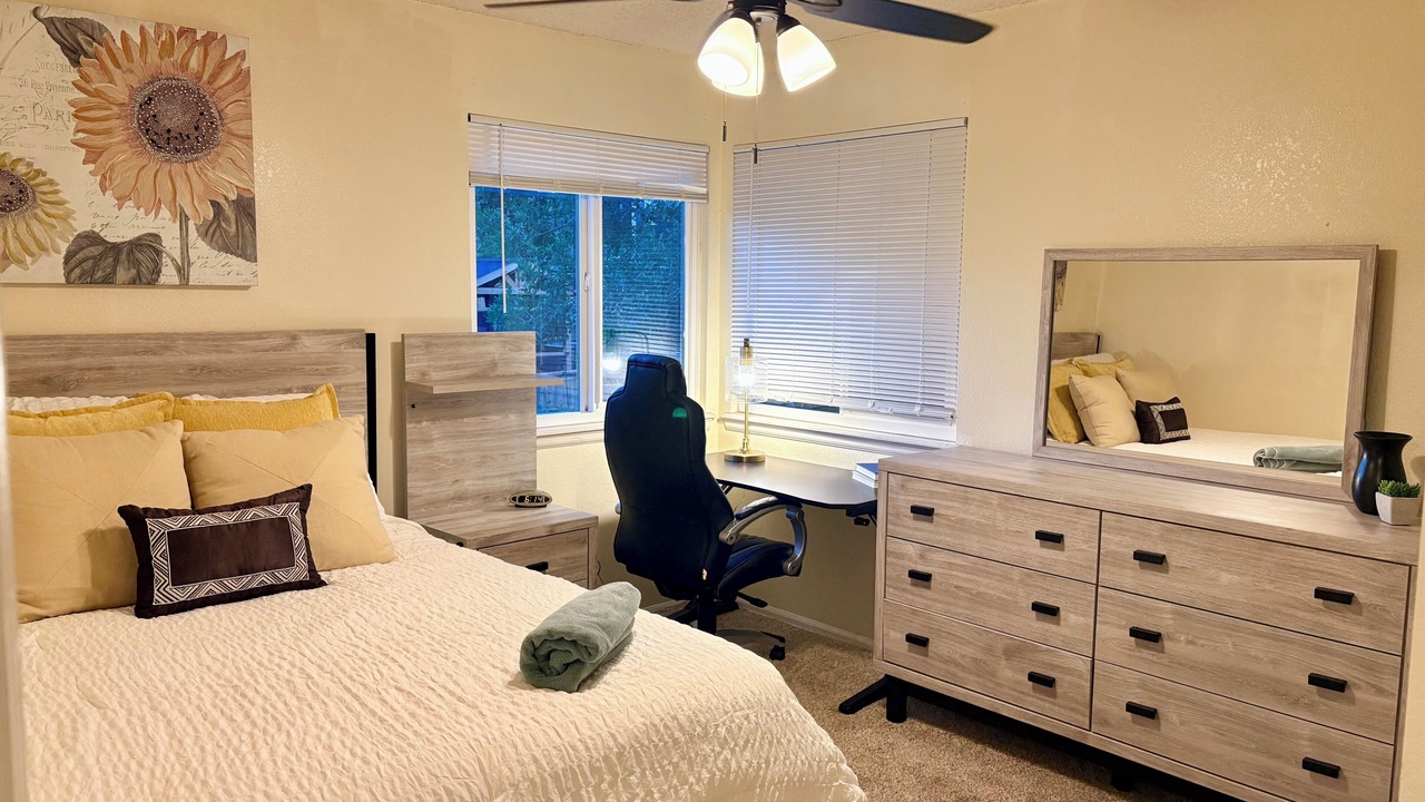 Photo of Bedroom in Northridge