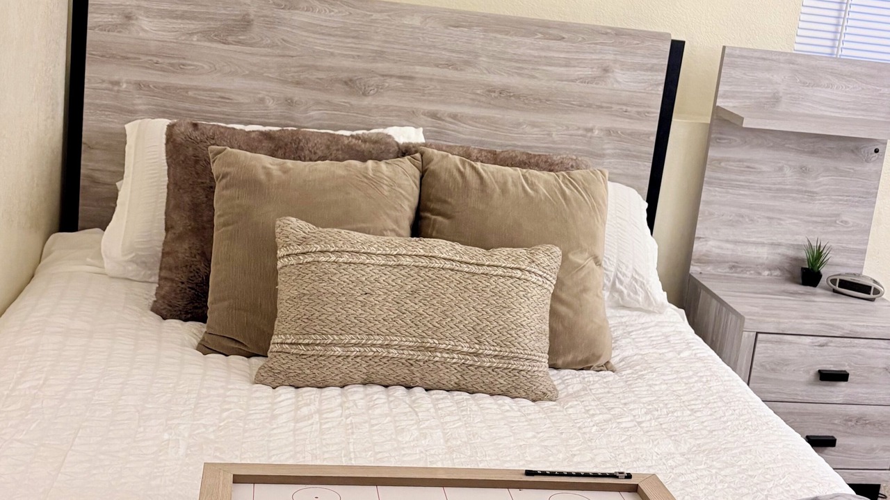 Photo of Bedroom in Northridge