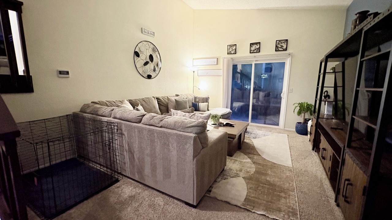 Photo of Livingroom in Northridge