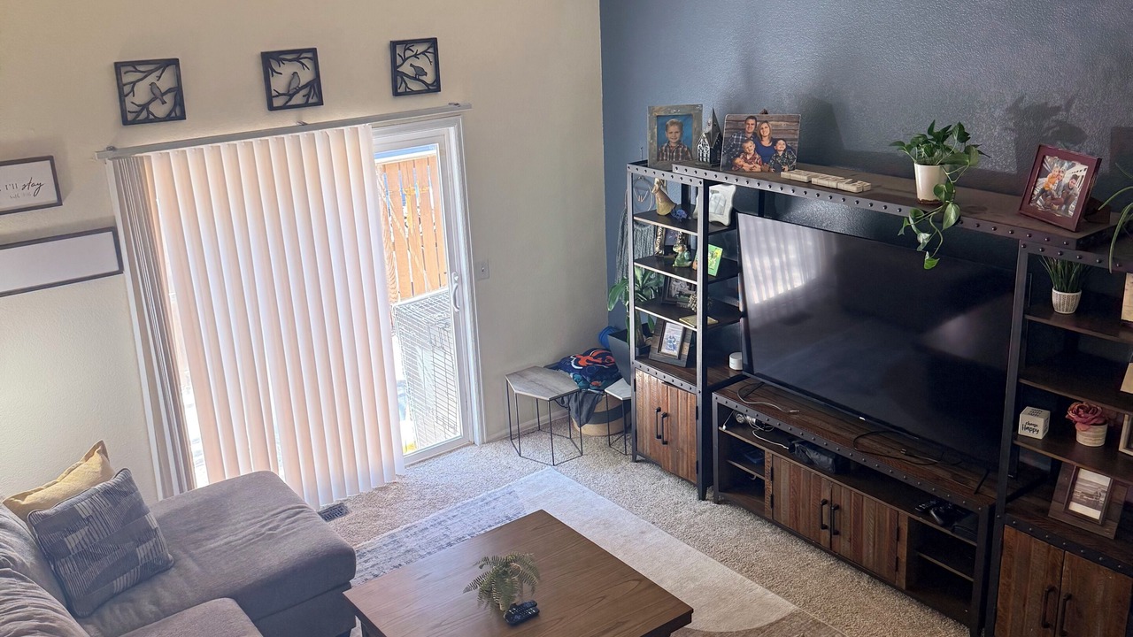Photo of Livingroom in Northridge
