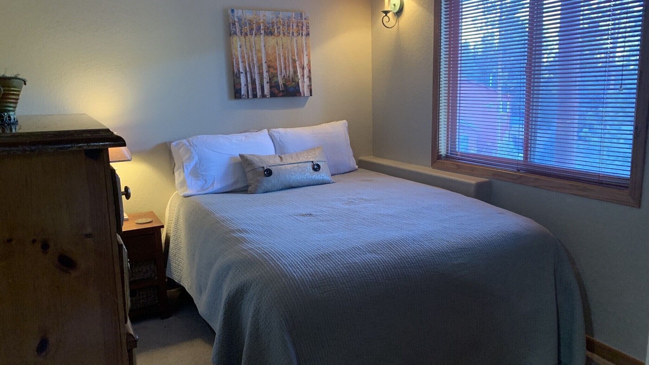 Photo of Bedroom in Shadow Mountain