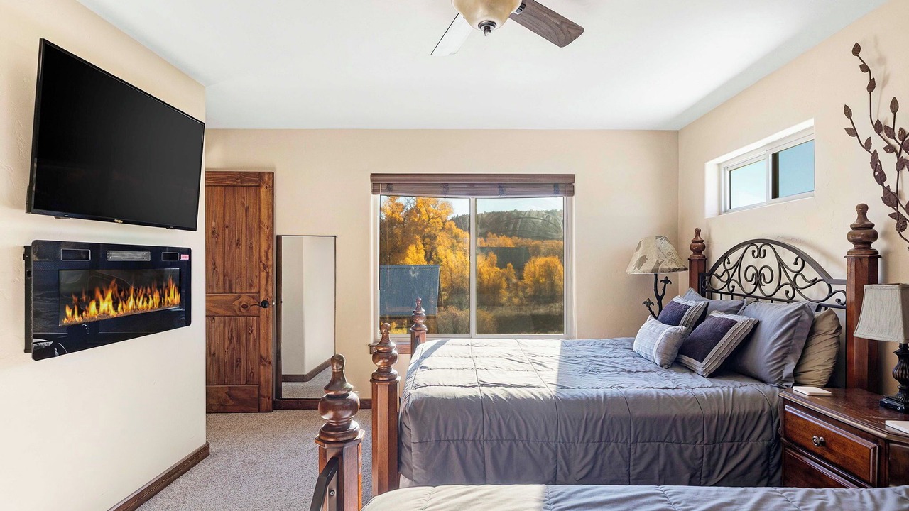 Photo of Bedroom in South Fork