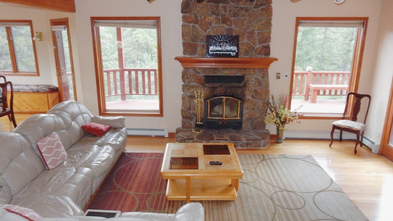 Photo of Livingroom in Pine