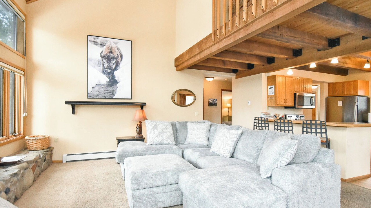 Photo of Livingroom in Warrior's Mark West